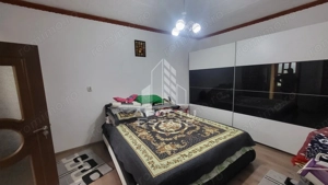 Casa individuala cu 6 camere,2 bai,teren de 1017 mp Pischia Central - imagine 9
