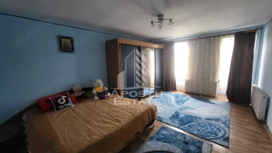Casa individuala cu 6 camere,2 bai,teren de 1017 mp Pischia Central - imagine 7