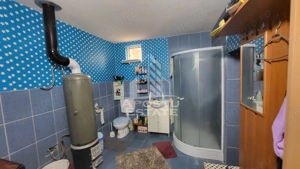Casa individuala cu 6 camere,2 bai,teren de 1017 mp Pischia Central - imagine 16
