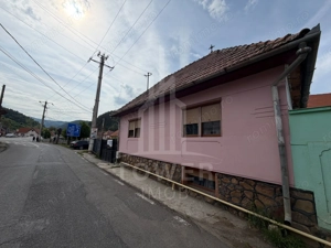 Casă de vânzare în centrul Rășinariului - COMISION 0% - imagine 2