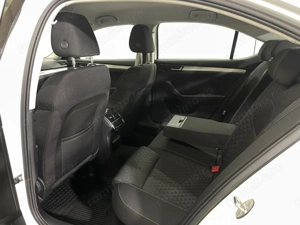 Skoda Superb - imagine 11