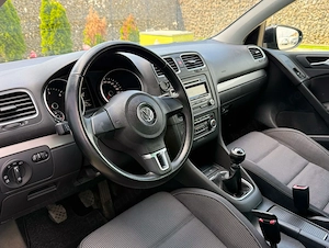 Volkswagen Golf 1.6 TDI DPF Trendline - imagine 9