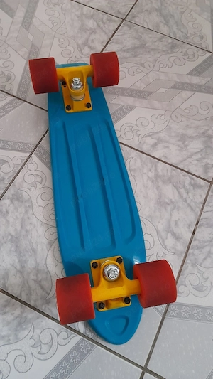 Vând  skateboard