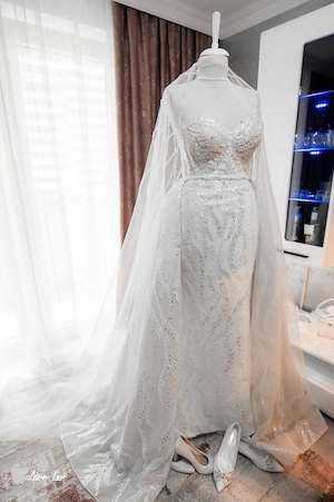 Rochie de mireasă cu trenă 