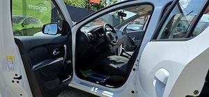 Dacia Sandero an 2017 benzina euro 6 aer conditionat  - imagine 5