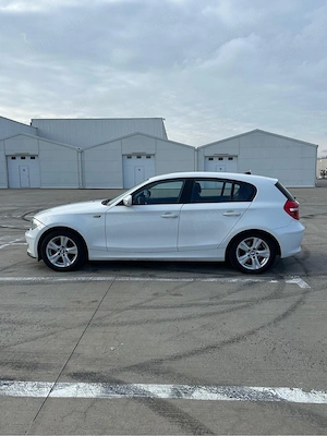 BMW Seria 1 118i LCI 2011 2.0 benzina 143cp  - imagine 4