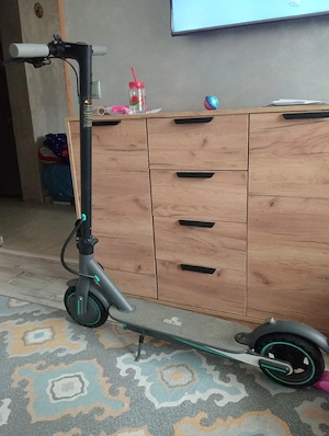 vand trotineta electrica am două bucati ca noi 