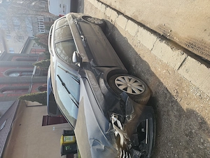 De vanzare. Vw passat b7 an 2011 mot 2l 140 cai  - imagine 5