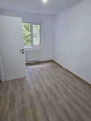 2 cam RENOVAT etaj intermediar zona Sagului Piata Doina
