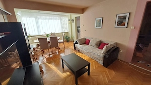 Apartament 3,5 camere, central etaj 3 4, 80 mp, aer conditionat, parcare