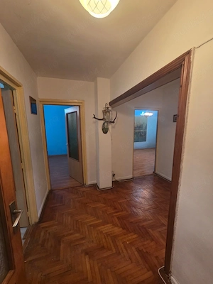 Vânzare apartament 3 Camere 