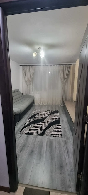 VÂND Apartment cu 3 camere decomandat