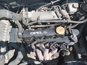 Opel Astra 1.6 - imagine 3