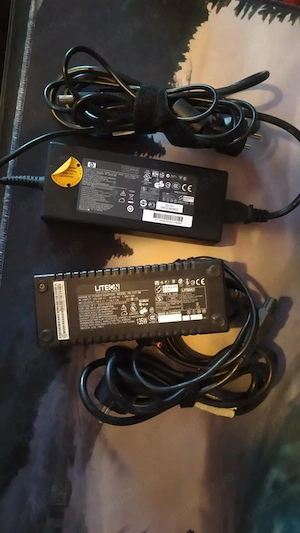 2 incarcatoare adaptoare laptop 150w 135w