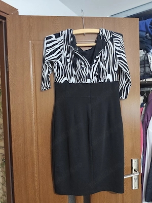 Rochie neagra cu imprimeu 