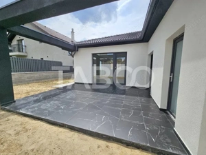 Casa individuala pe un singur nivel - zona linistita si retrasa - imagine 14