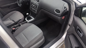 FORD FOCUS 1.6 benzina, 101 cp, 2006, euro 4, GPL,hatchback 5 usi, KEYLESS GO-ENTRY - imagine 8