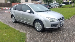 FORD FOCUS 1.6 benzina, 101 cp, 2006, euro 4, GPL,hatchback 5 usi, KEYLESS GO-ENTRY - imagine 3