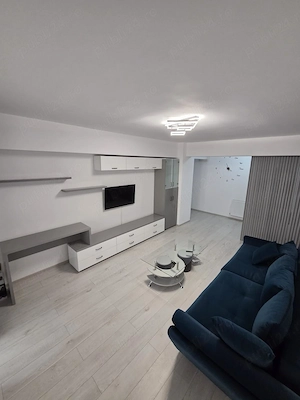 Apartament 2 camere de închiriat, bloc nou Războieni si loc parcare - imagine 3