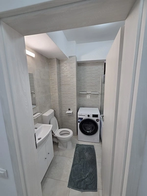 Apartament 2 camere de închiriat, bloc nou Războieni si loc parcare - imagine 9