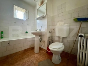 Apartament 2 camere decomandat, zona Rogerius - imagine 6
