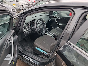 Opel Astra J Sports Tourer 2012, cutie automată - imagine 2