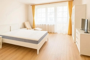 Inchiriez garsoniera vis a vis de Athenee Palace nou renovata - imagine 2