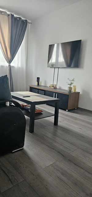 Închiriez Apartament 3 camere sector 6