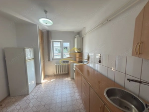 Apartament 3 camere de vanzare in Bacau strada Stefan cel Mare - imagine 6