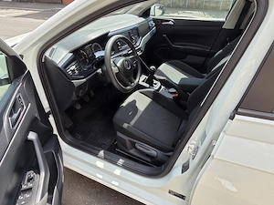 Volkswagen Polo 2021 1.0 MPI 80CP TVA deductibil AC Front Assist - imagine 8