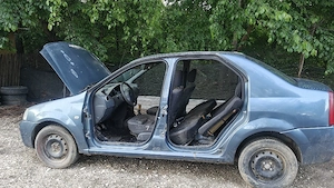 Dezmembrez Dacia Logan 