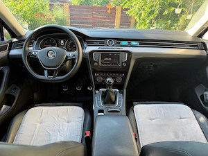 Volkswagen Passat Highline - imagine 9