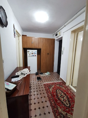 Apartament 3 camere etaj 1 - imagine 3