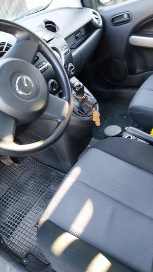 vand mazda 2 - imagine 4
