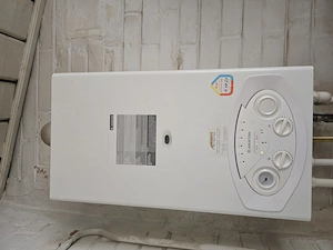 Vând centrala Ariston  600 lei 