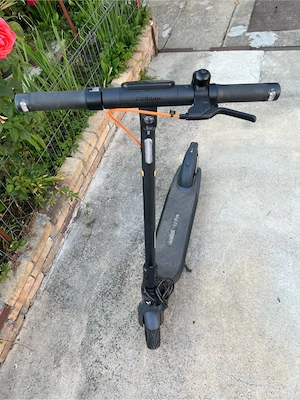 Trotinetă electrică Segway Ninebot E2 Pro   stare foarte bună - imagine 2