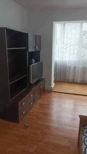 inchiriez apartament 2 camere