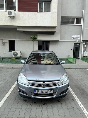 Proprietar vând Opel Astra H, 2008, 1,6 benzina, sedan - imagine 8