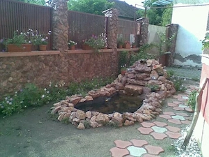 Vând piatră ,marmură roșie.