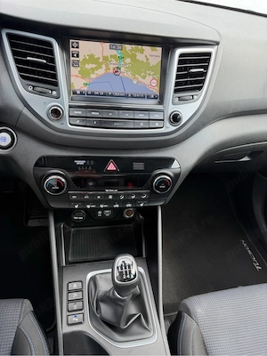 Hyundai Tucson - An 2016 - Motor 1.7 CRDI 115cp - 2WD -  Navigatie - Camera Marsarier  - imagine 19