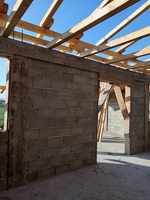 Constructii case la rosu și la cheie!  - imagine 4