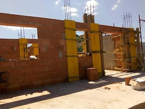 Constructii case la rosu și la cheie!  - imagine 2