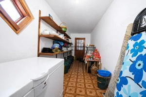 Casa Comuna Baltatesti - localitea Valea Arini , judetul Neamt - imagine 10