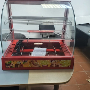 Vitrina expunere produse calde