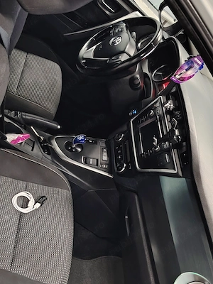 Toyota Auris hibrid  - imagine 5