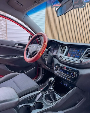 HYUNDAI TUCSON 1,6 BENZINA . Euro 6 . 132 Cp . Vanzare in regim de consignatie .  - imagine 14