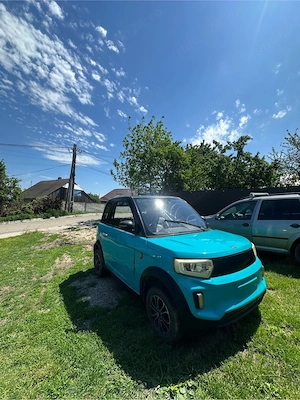 Vând mașină electrică de 16 ani 