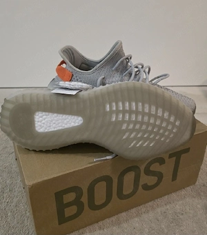 Adidas Yeezy Boost 350 V2  Tail Light-Noi, cu etichetă, mărimea 43