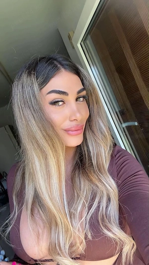 transsexuală Cris -Şefa clujului .