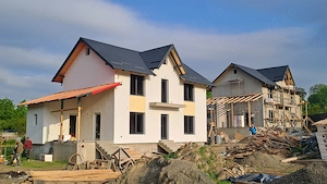 Magura,  Vila P+E